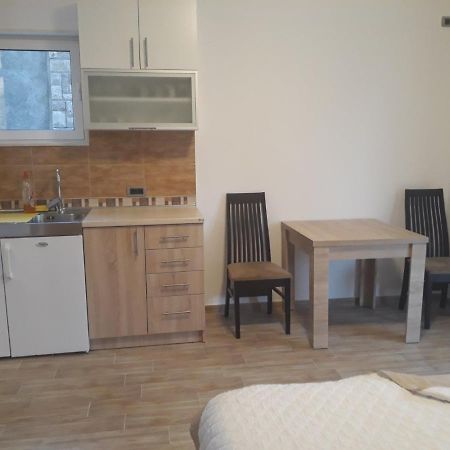 Apartmani Andrea Studio ヘルツェグ・ノヴィ エクステリア 写真